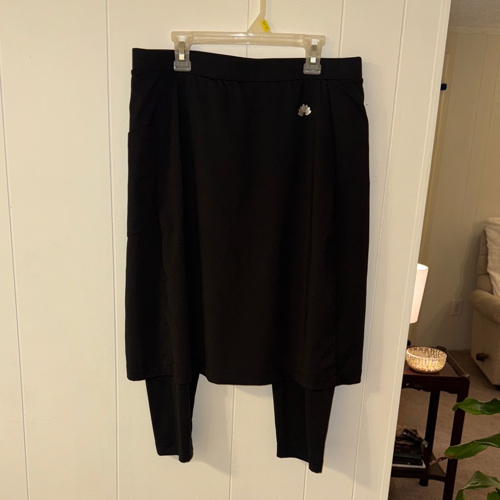 Snoga Athletics Fit 22” Pencil Skirt with 3/4 length leggings